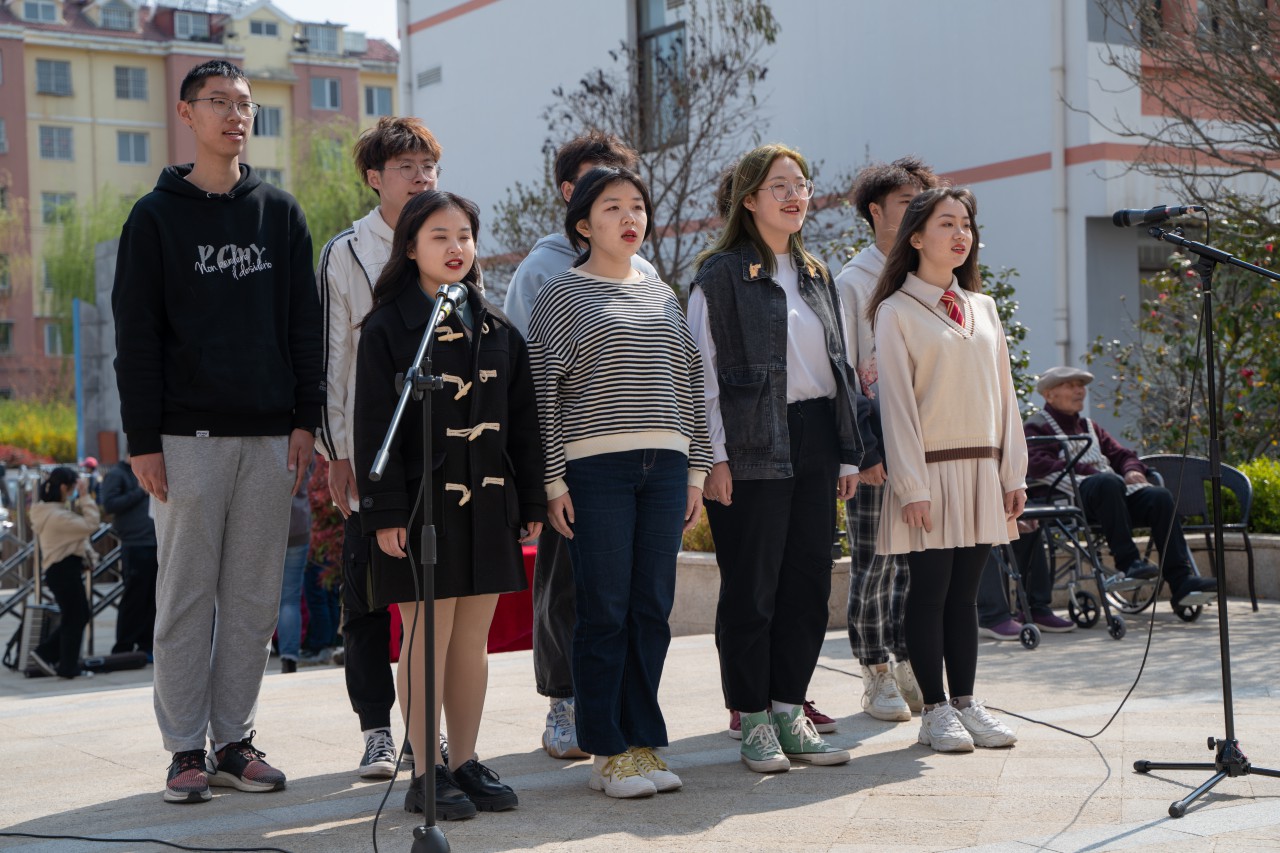 暖春暖心,敬老同行——敬老院志愿匯演活動精彩上演(圖2) 暖春暖心,敬老同行——敬老院志愿匯演活動精彩上演(圖2)
