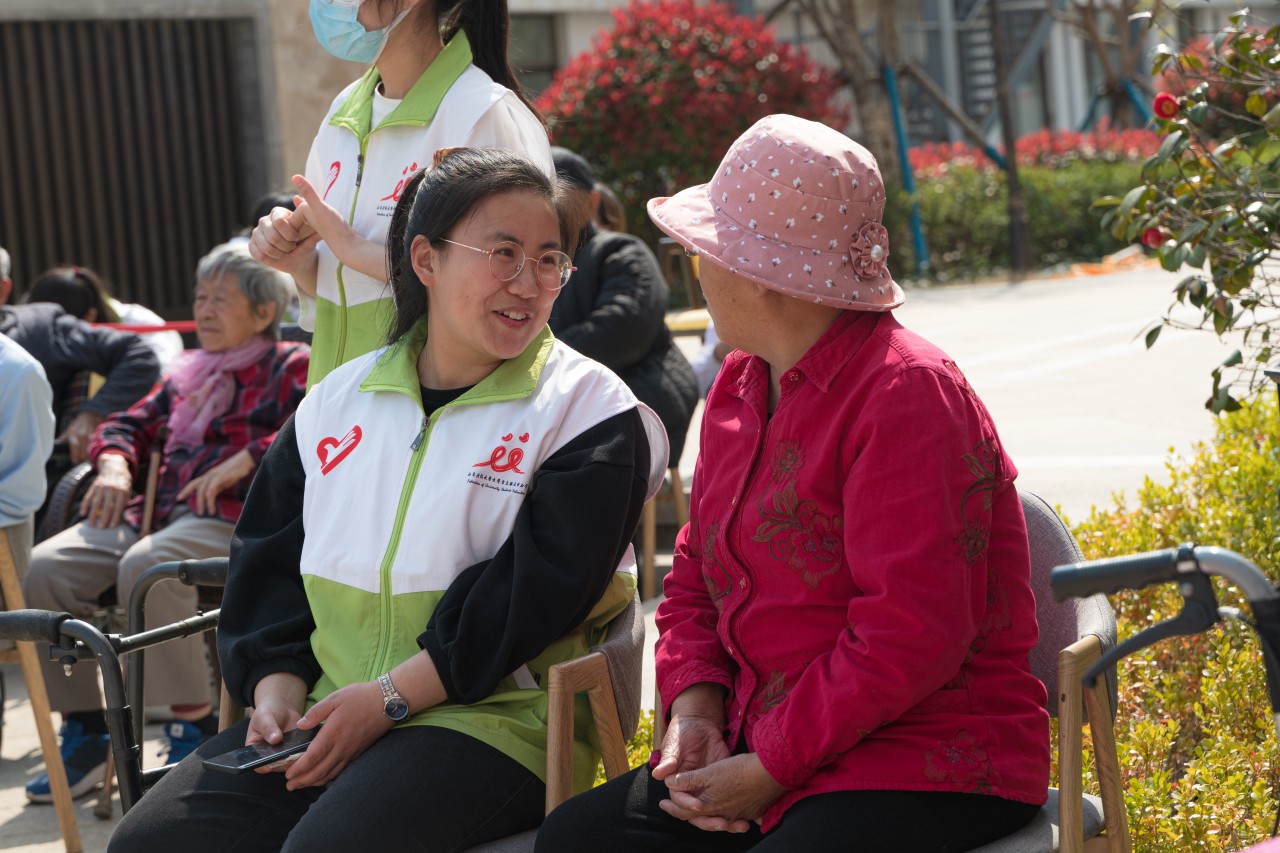 暖春暖心,敬老同行——敬老院志愿匯演活動精彩上演(圖4) 暖春暖心,敬老同行——敬老院志愿匯演活動精彩上演(圖4)