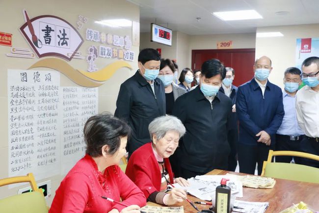 國家民政部李紀恒部長一行蒞臨福州市國德老年康養中心視察(圖2) 國家民政部李紀恒部長一行蒞臨福州市國德老年康養中心視察(圖2)