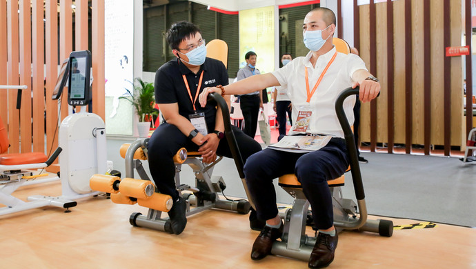 智慧養(yǎng)老成未來趨勢,“黑科技”頻現(xiàn)上海老博會(huì)(圖1) 智慧養(yǎng)老成未來趨勢,“黑科技”頻現(xiàn)上海老博會(huì)(圖1)