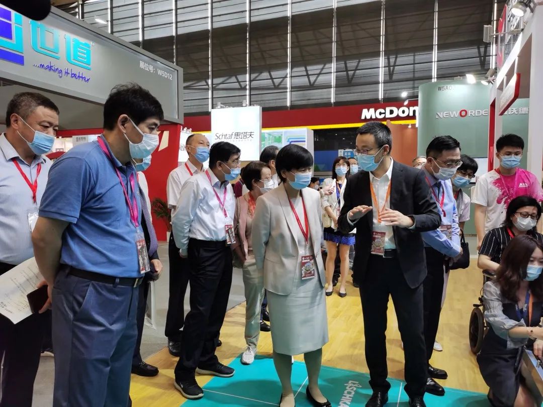 智慧養(yǎng)老，“智”在何處？上海市政協(xié)人資環(huán)建委開展專題考察(圖1)