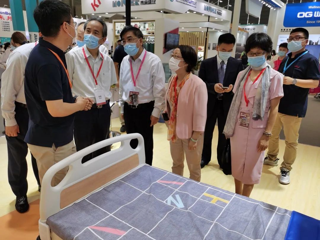 智慧養(yǎng)老，“智”在何處？上海市政協(xié)人資環(huán)建委開展專題考察(圖2)