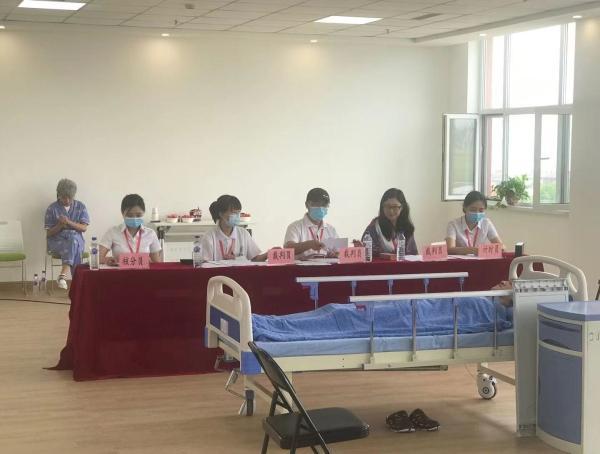 長春市民政局、市人社局聯(lián)合舉辦 長春市2021年養(yǎng)老護理職業(yè)技能競賽(圖3) 長春市民政局、市人社局聯(lián)合舉辦 長春市2021年養(yǎng)老護理職業(yè)技能競賽(圖3)