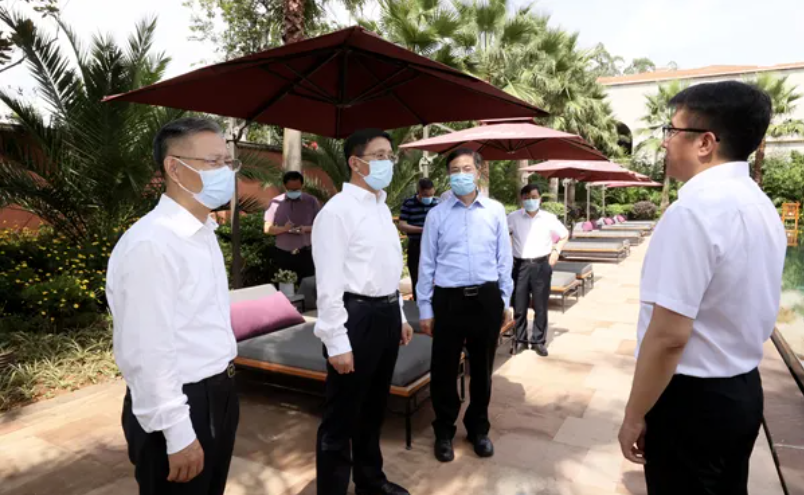 王予波到云南康旅集團(tuán)溫泉山谷國(guó)際康養(yǎng)城調(diào)研(圖1) 王予波到云南康旅集團(tuán)溫泉山谷國(guó)際康養(yǎng)城調(diào)研(圖1)